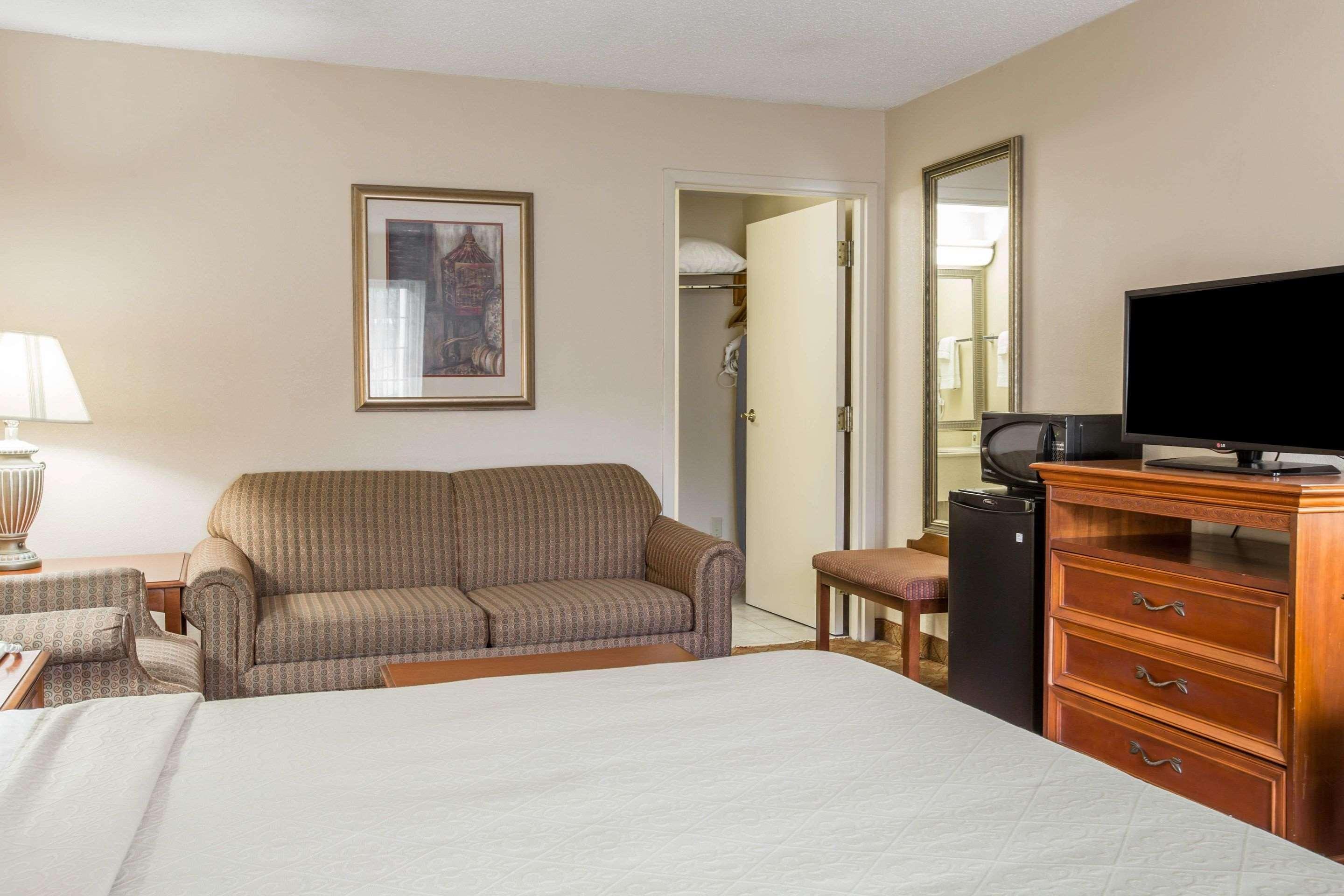 Quality Inn & Suites Hanes Mall Winston-Salem Kültér fotó